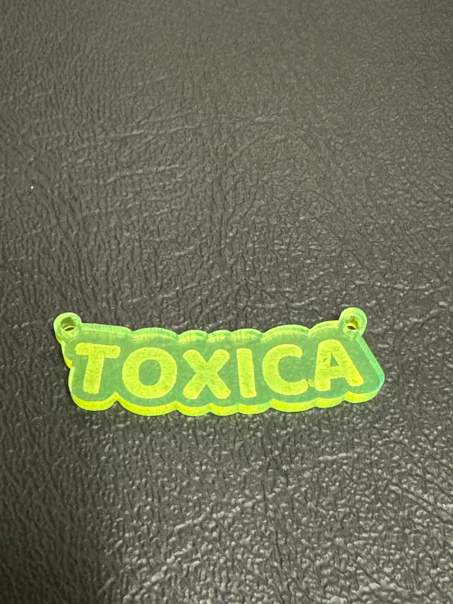 Acrylic Tóxica Word