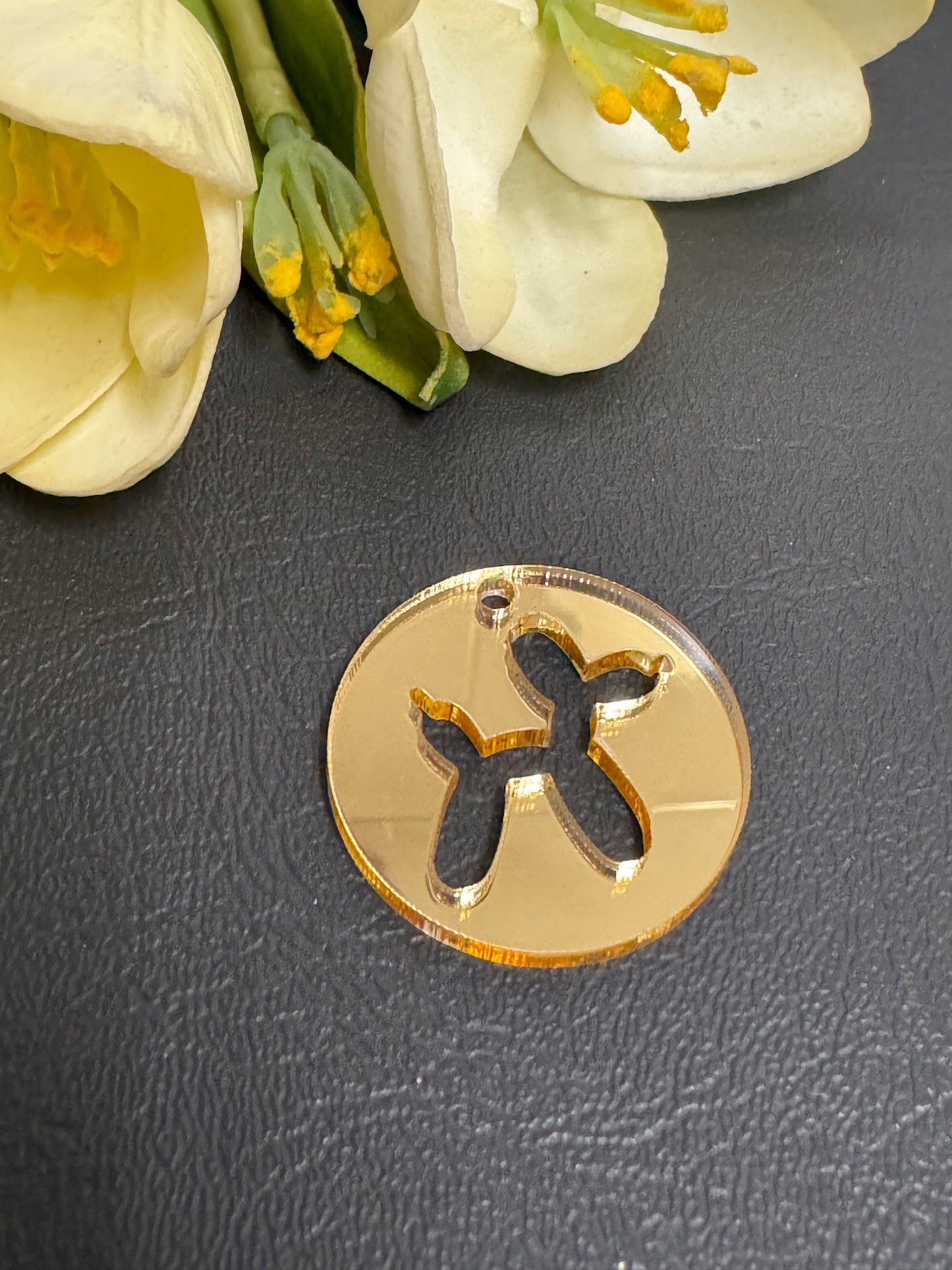 Acrylic Ballon Dog Circle Charm
