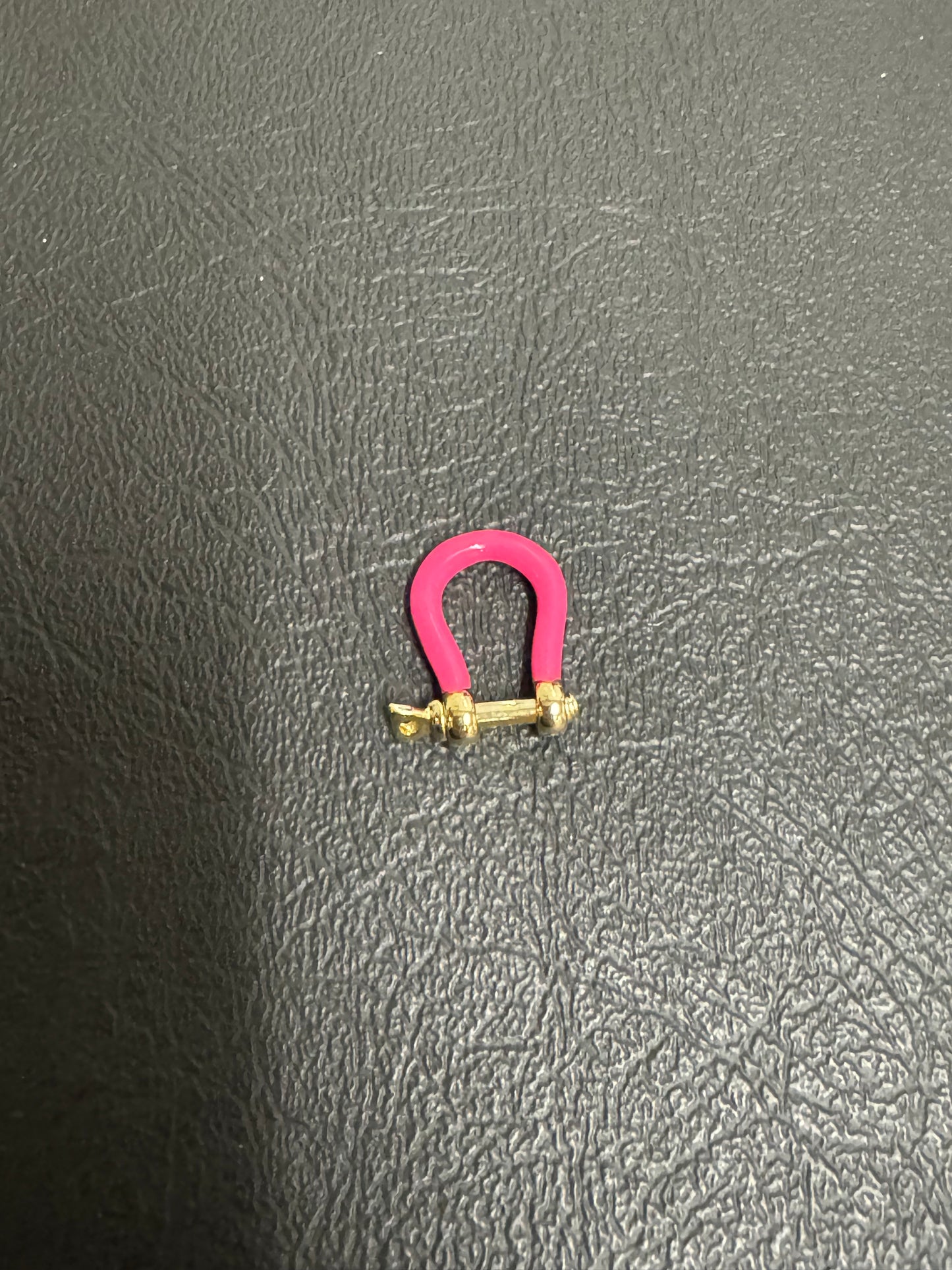 Screw Clasp Enamel