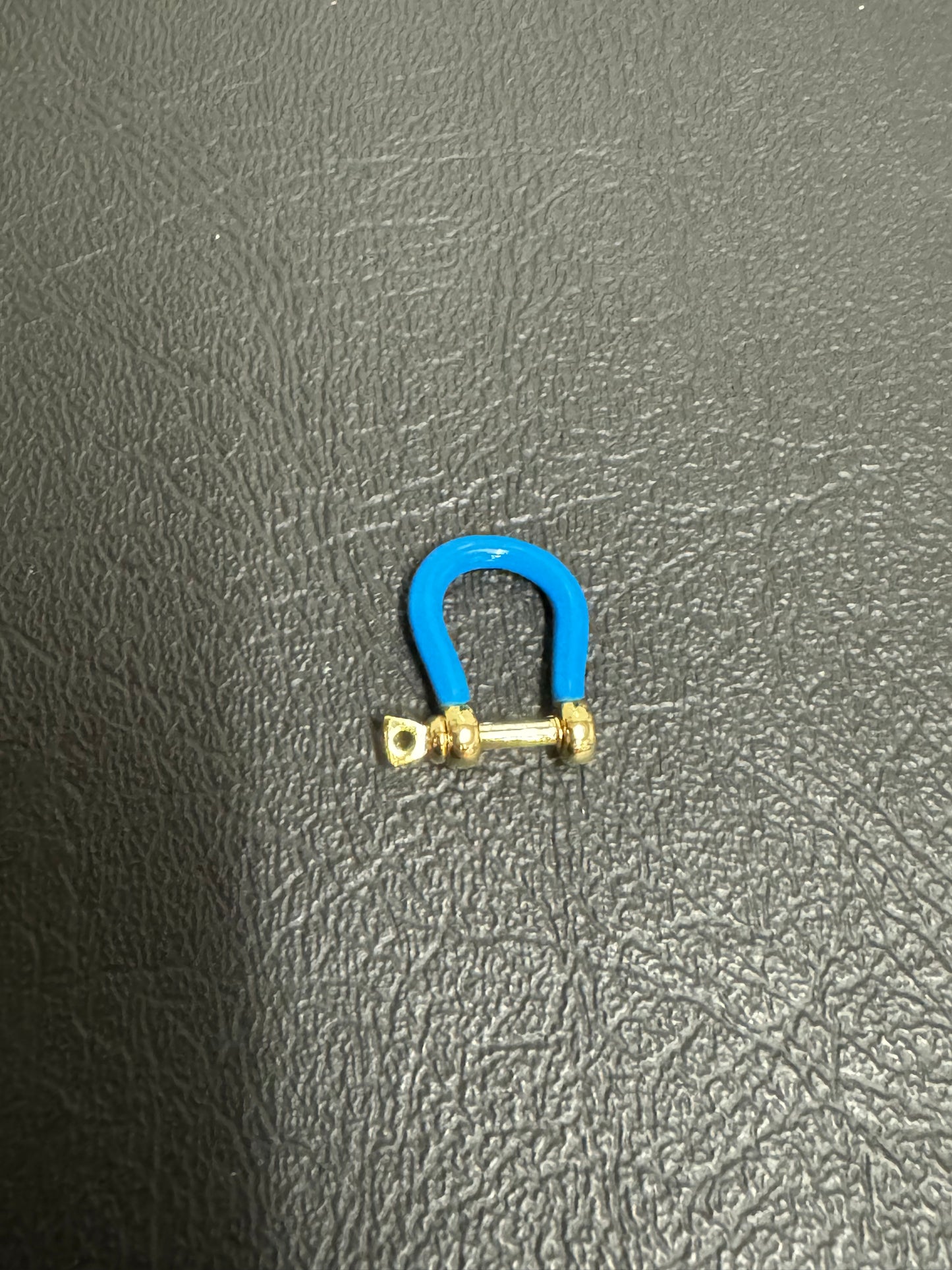 Screw Clasp Enamel