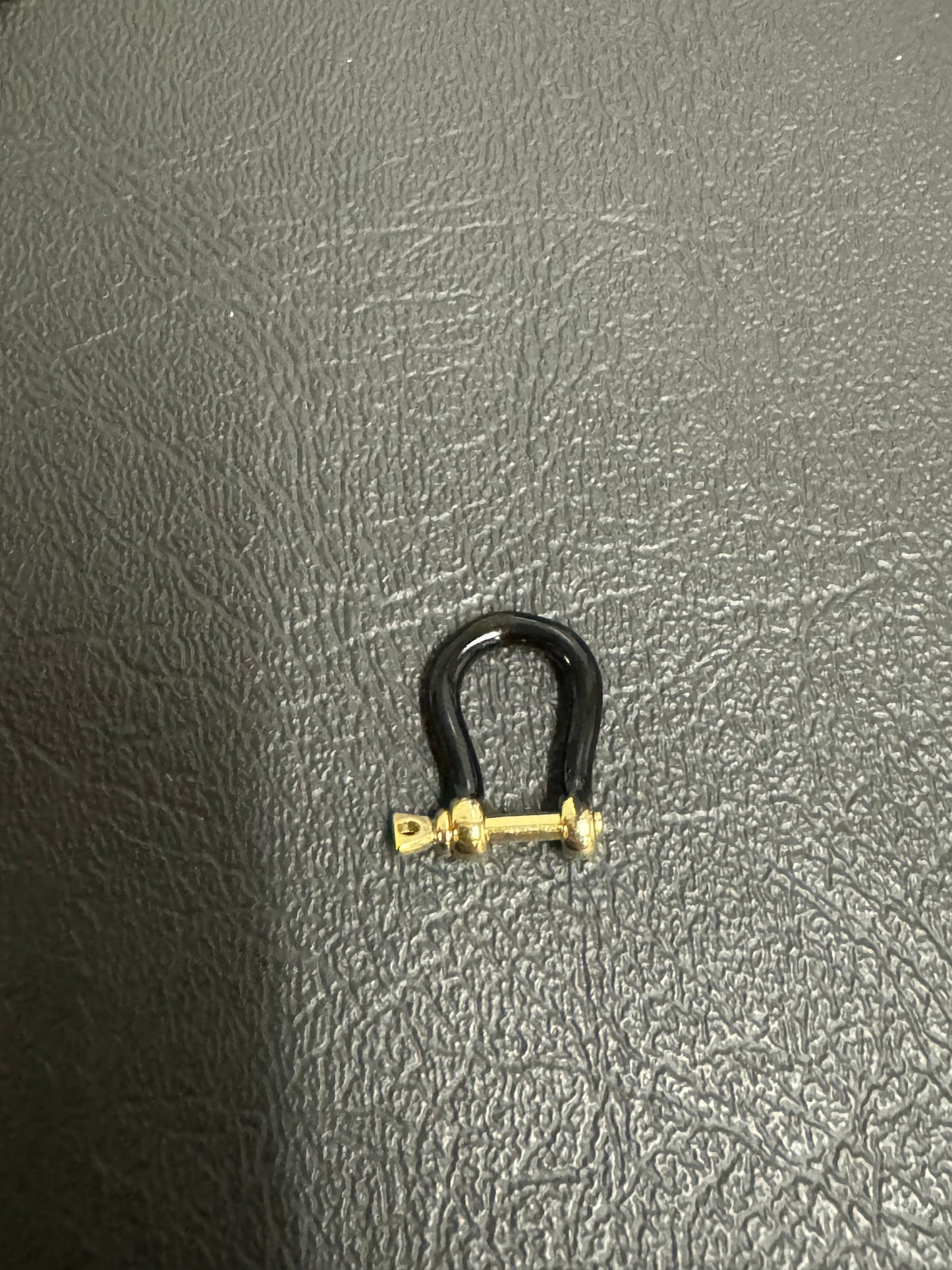 Screw Clasp Enamel