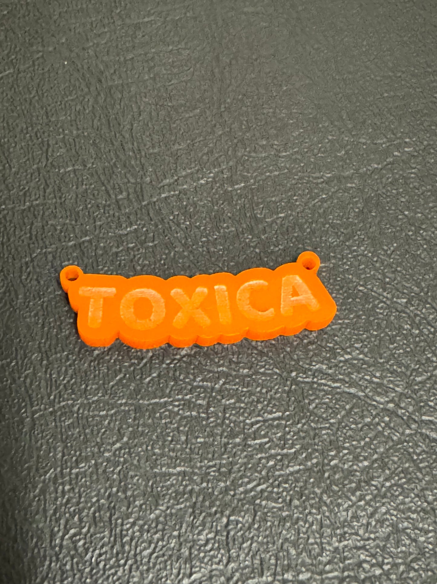 Acrylic Tóxica Word