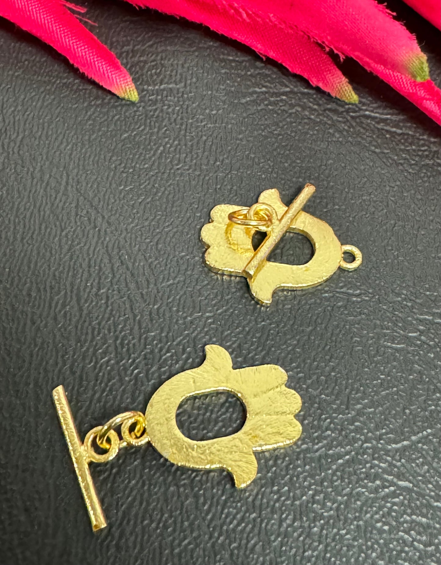 18k Gold Plated Hamsa Hand Toggle