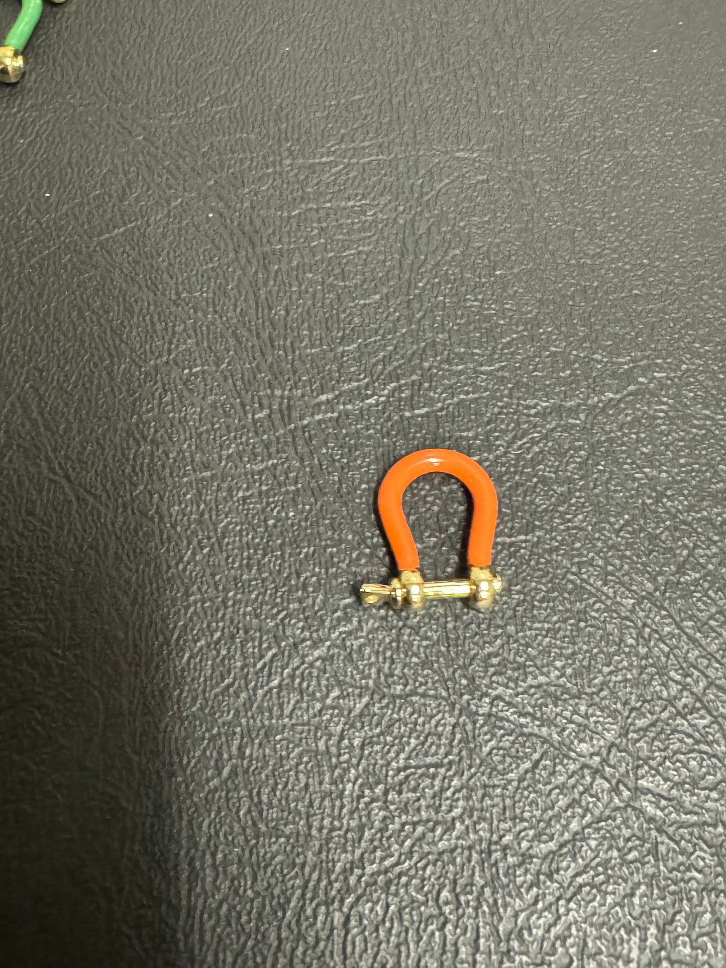 Screw Clasp Enamel