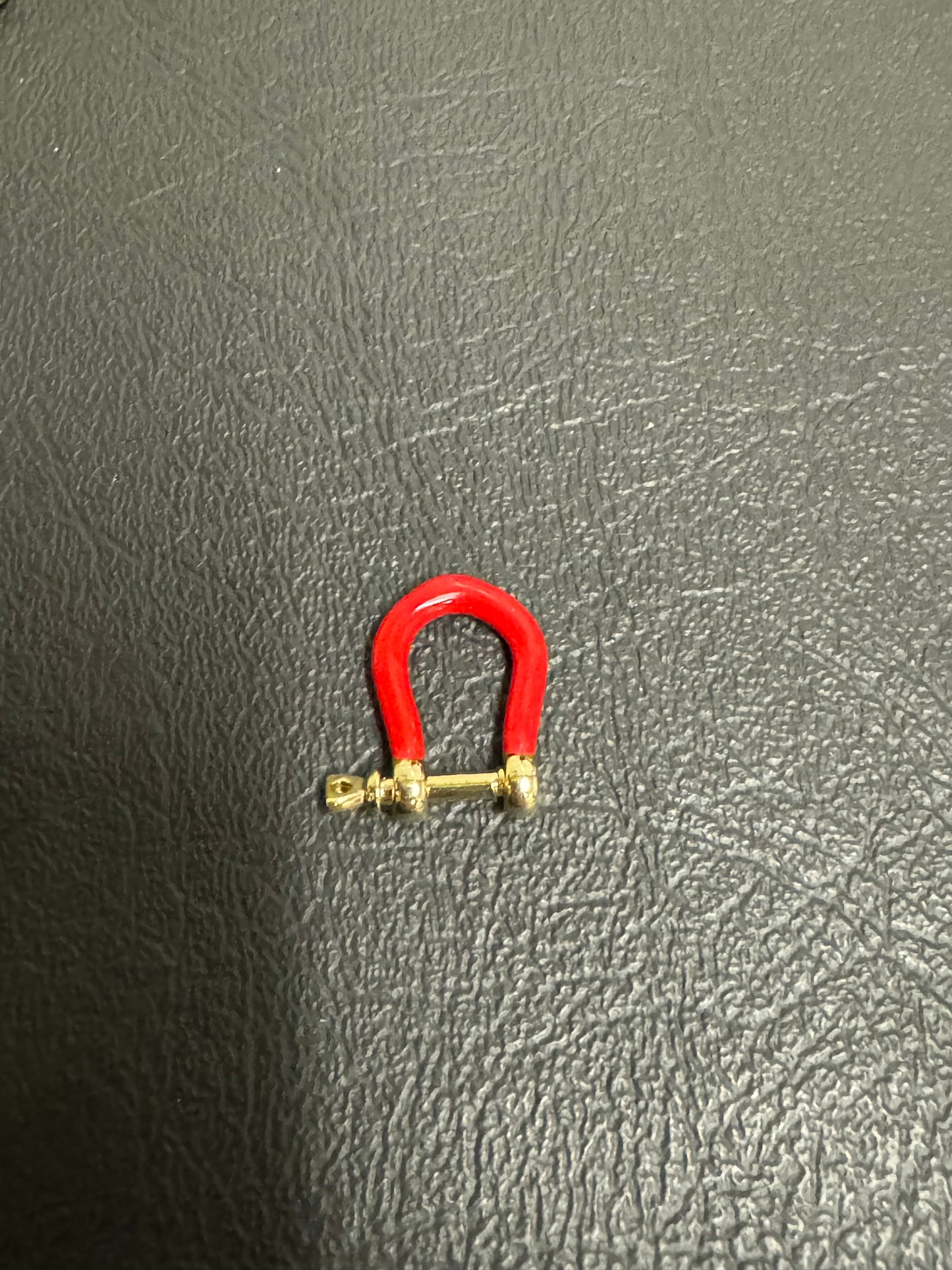 Screw Clasp Enamel