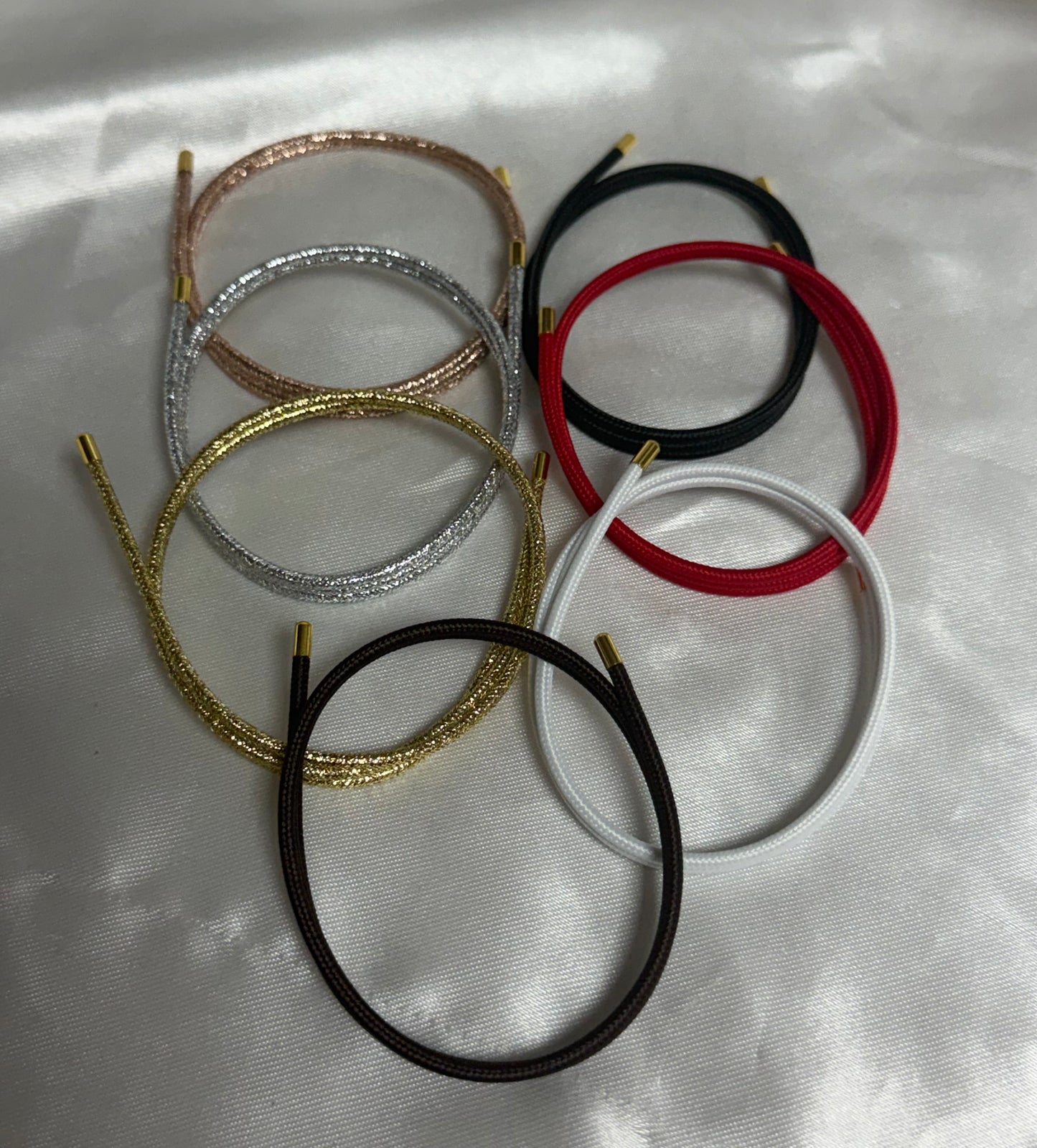 Magnetic necklace/bracelet