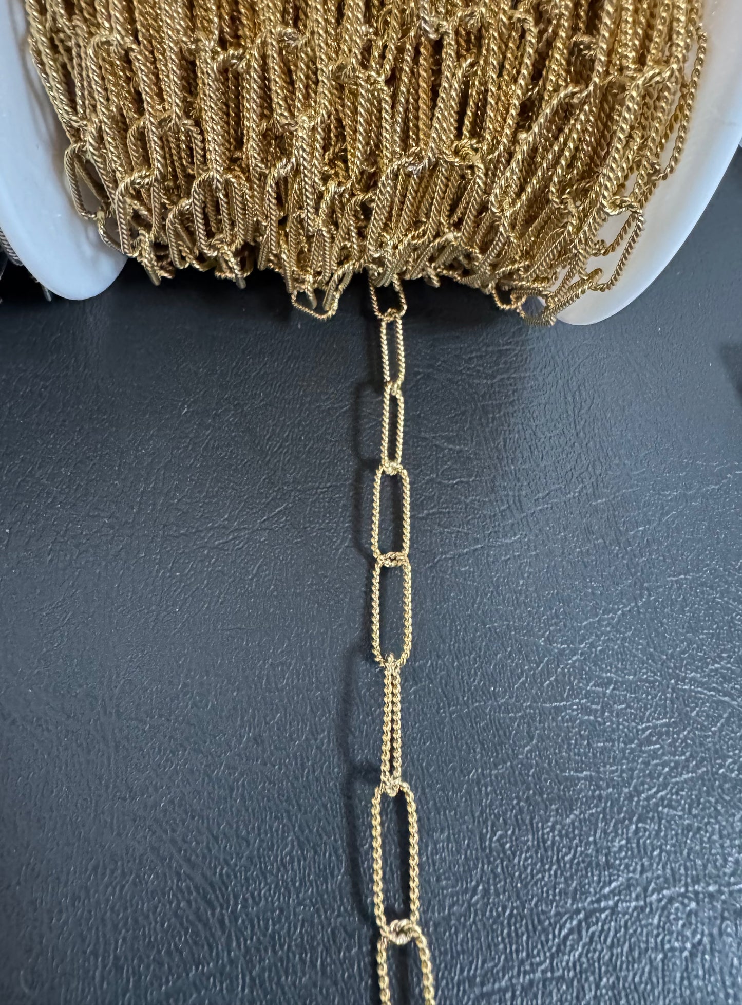 Stainlees Steel Textured Paper Clip Chain