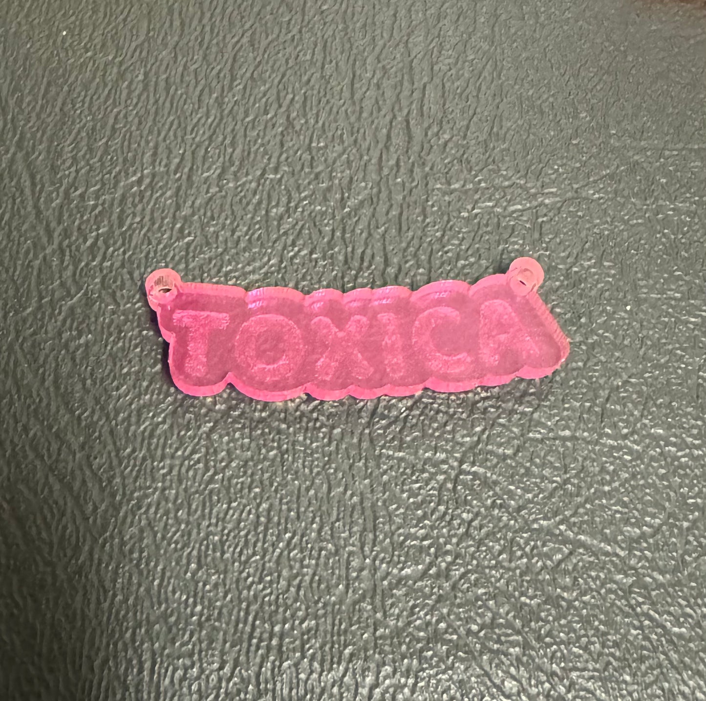 Acrylic Tóxica Word