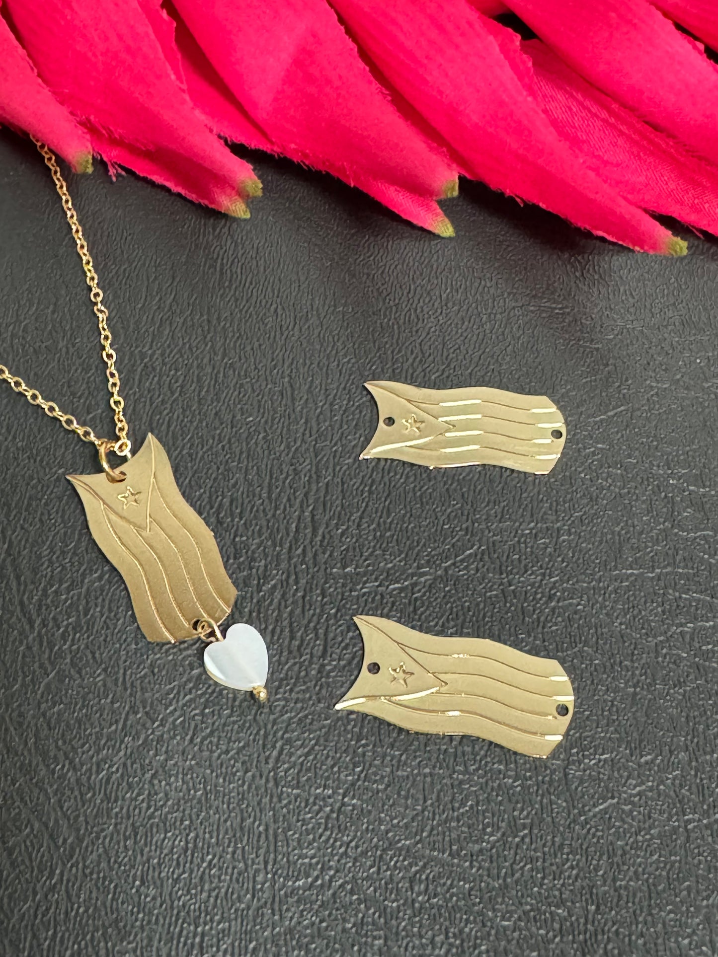 18k Gold Plated Map Connector