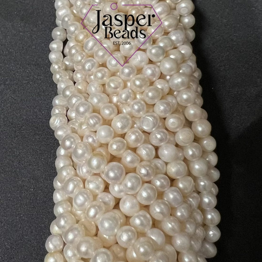 Nature freshwater pearl