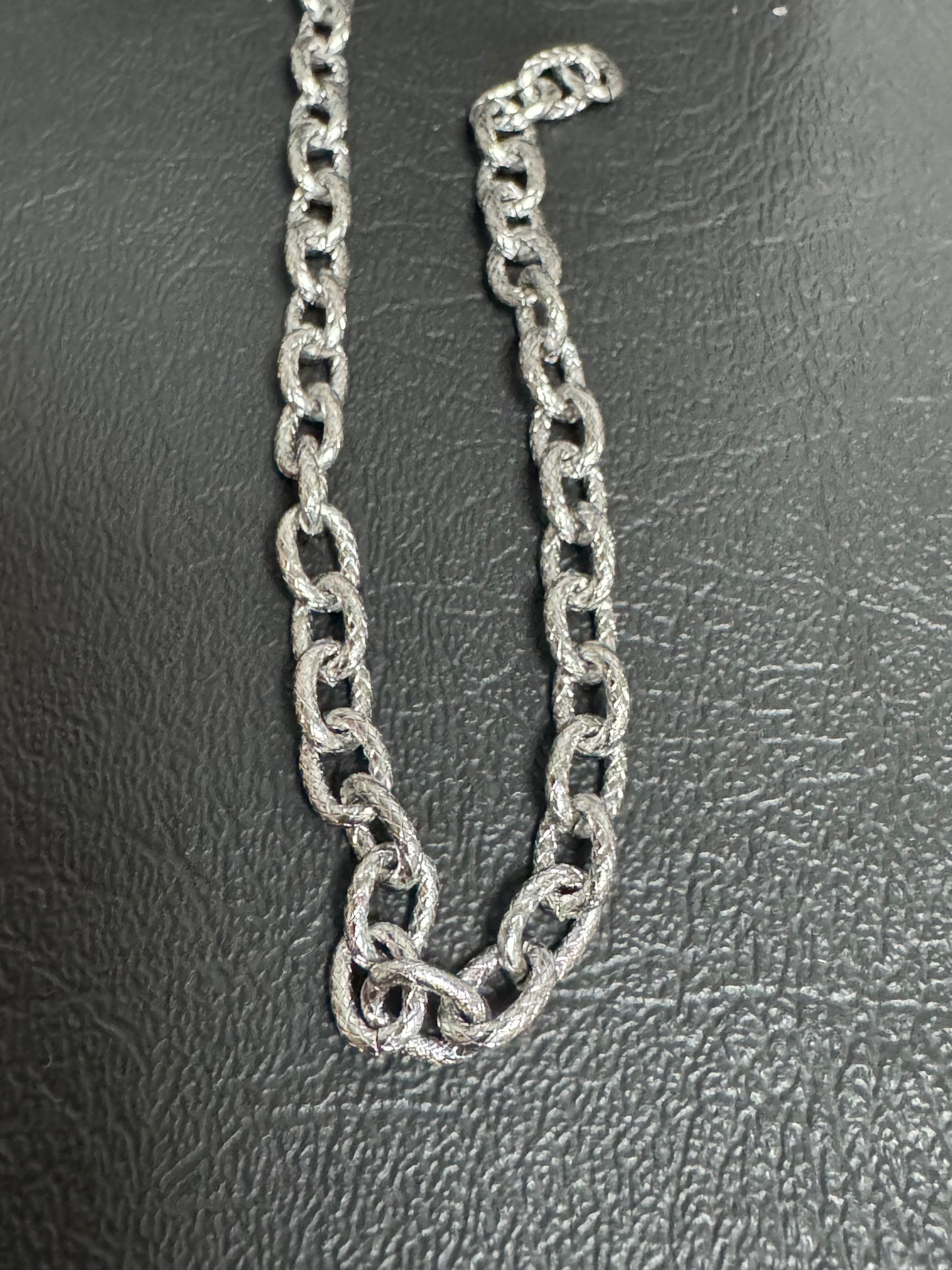 Stainless Steel Texture Small Chain