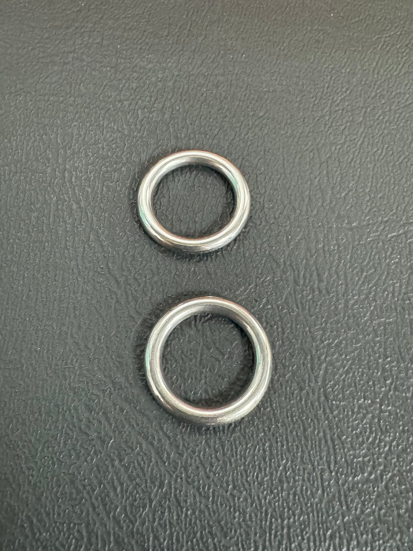 Stainless Steel Medium Size Circle Connector